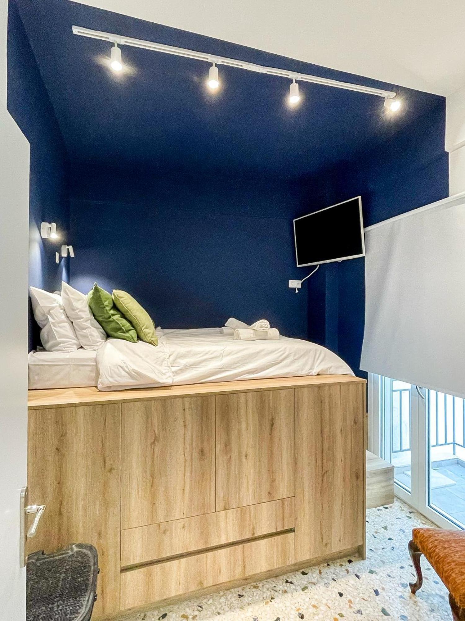 Apartment Near Metro + Port ピレウス エクステリア 写真