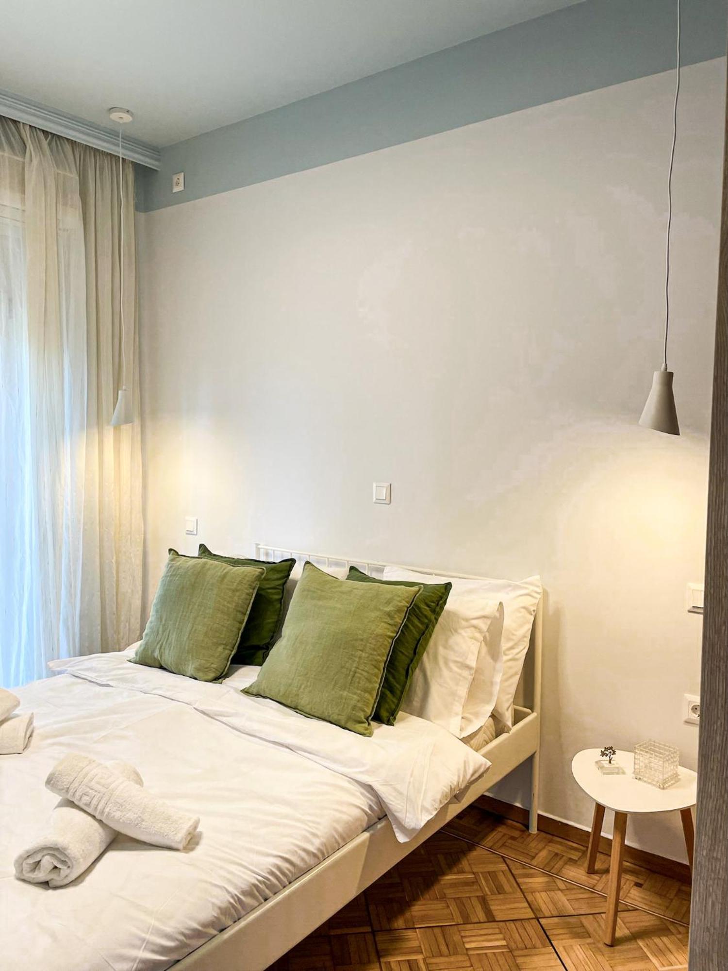 Apartment Near Metro + Port ピレウス エクステリア 写真