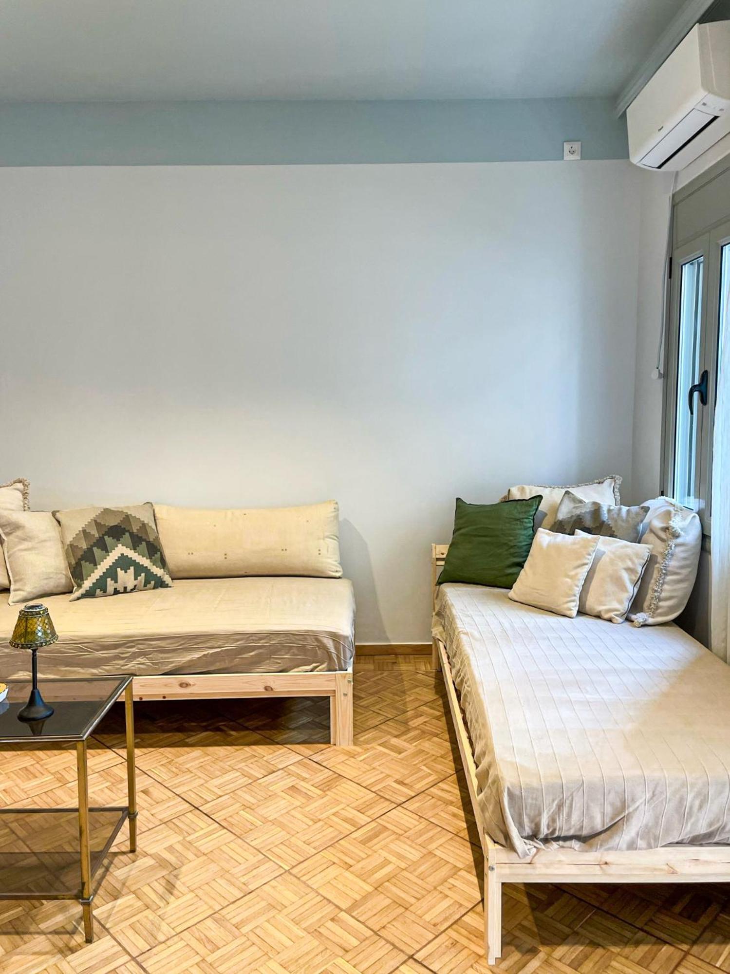 Apartment Near Metro + Port ピレウス エクステリア 写真