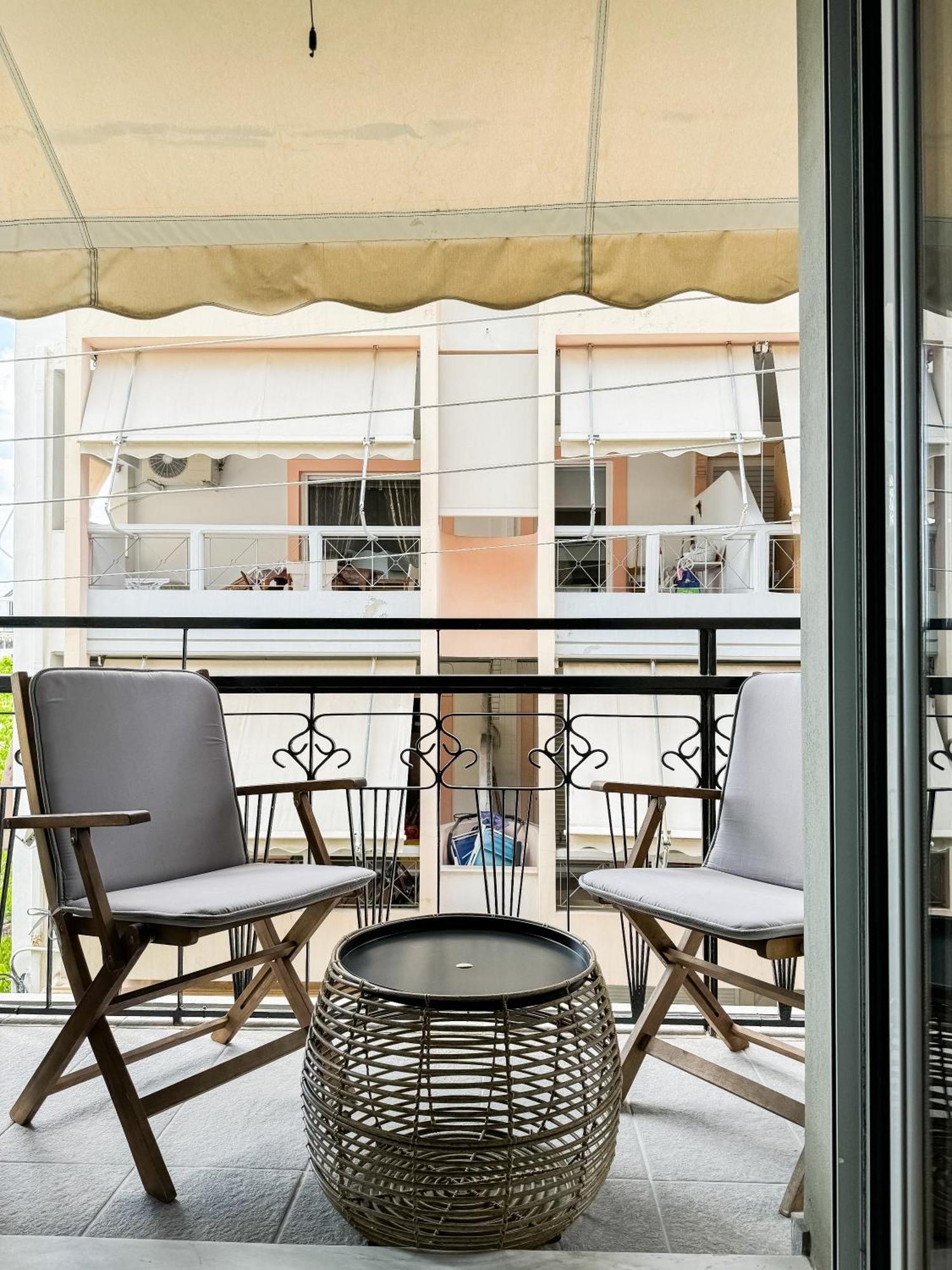 Apartment Near Metro + Port ピレウス エクステリア 写真