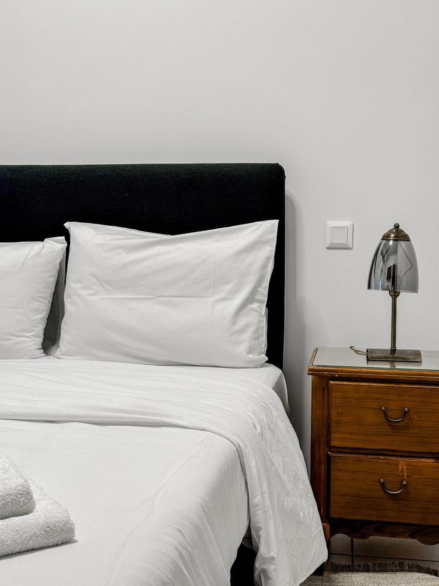 Apartment Near Metro + Port ピレウス エクステリア 写真