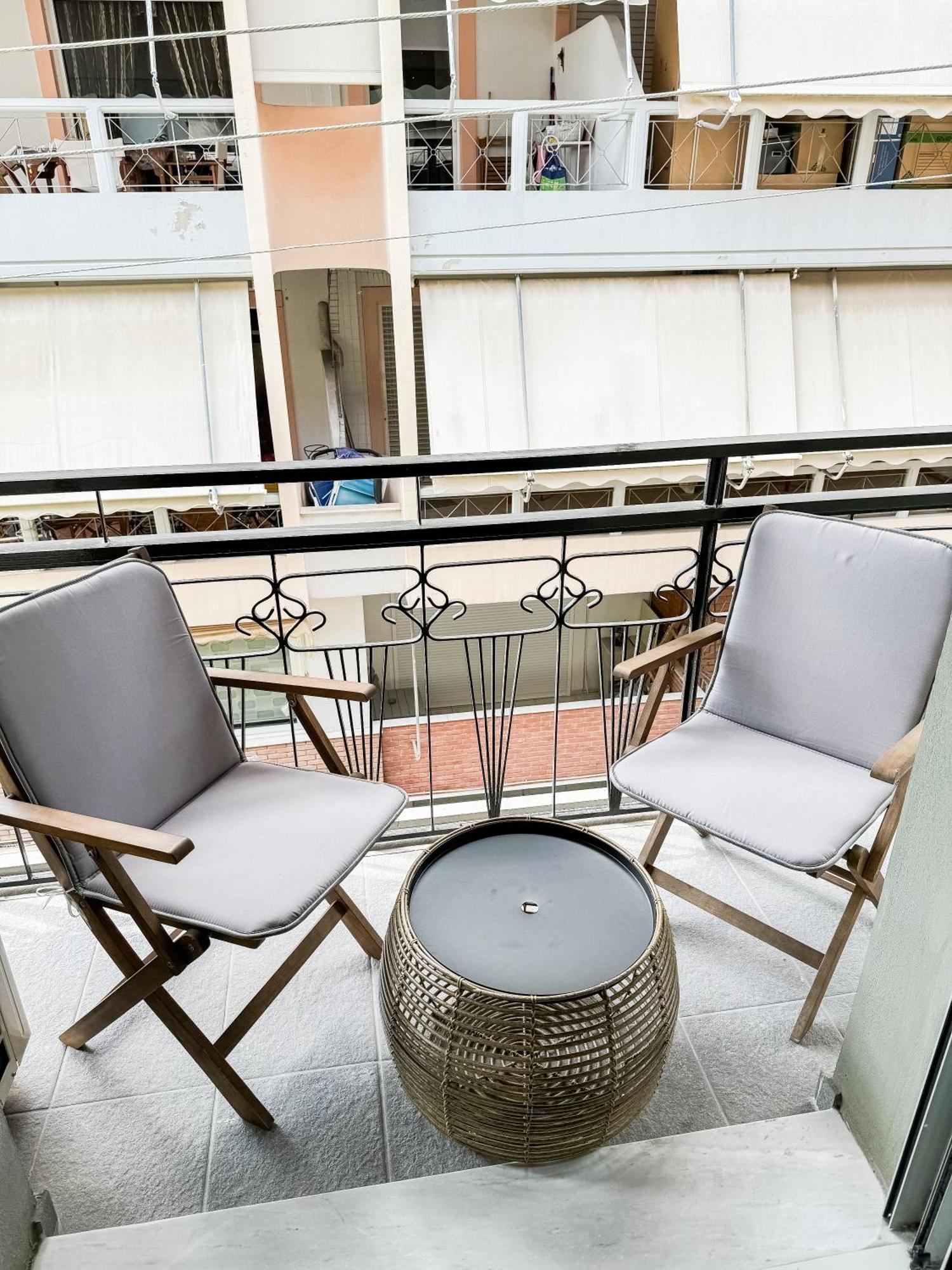 Apartment Near Metro + Port ピレウス エクステリア 写真