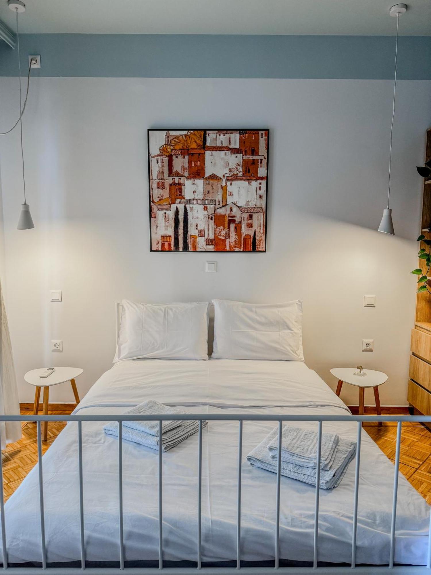 Apartment Near Metro + Port ピレウス エクステリア 写真
