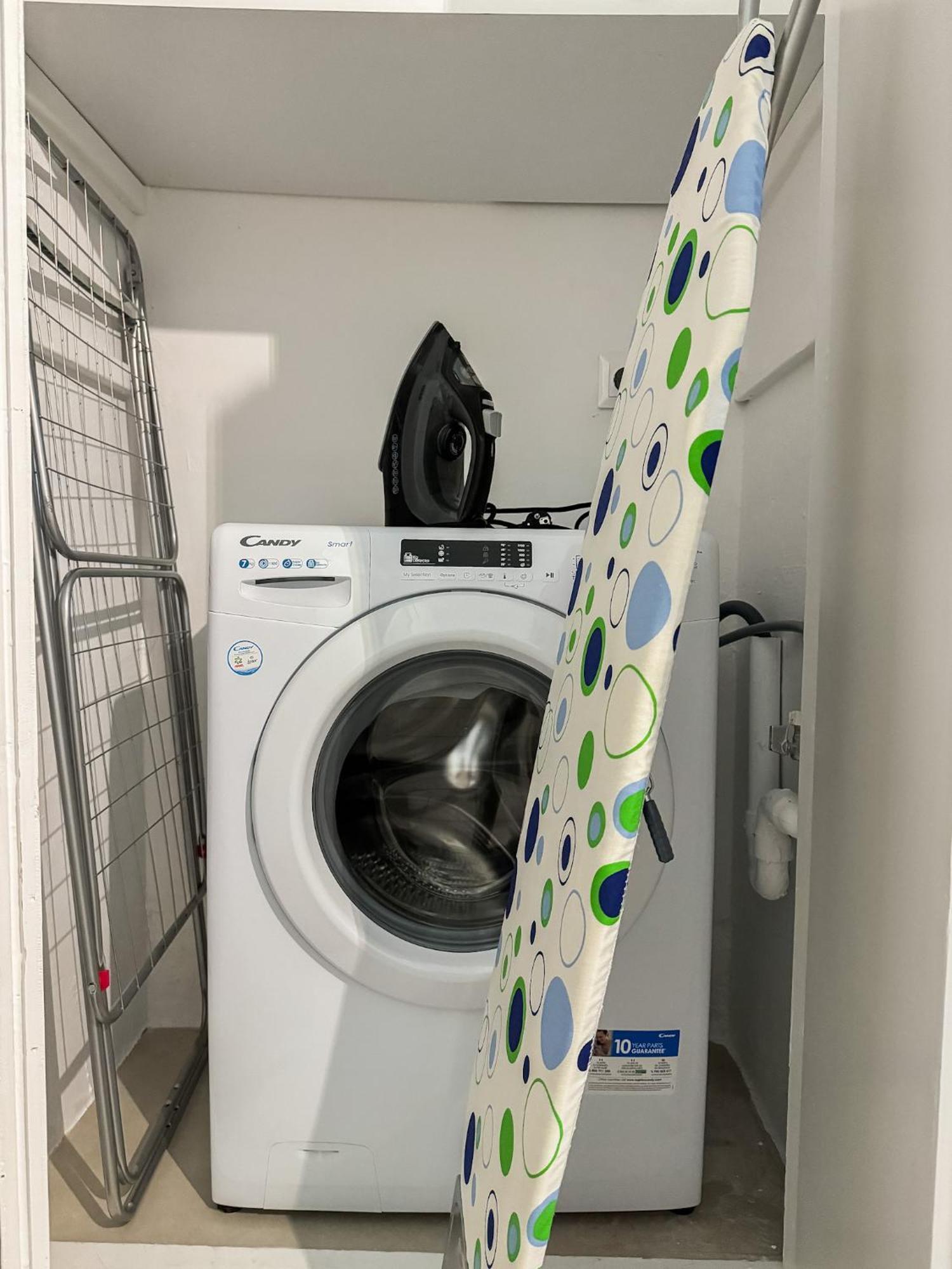 Apartment Near Metro + Port ピレウス エクステリア 写真
